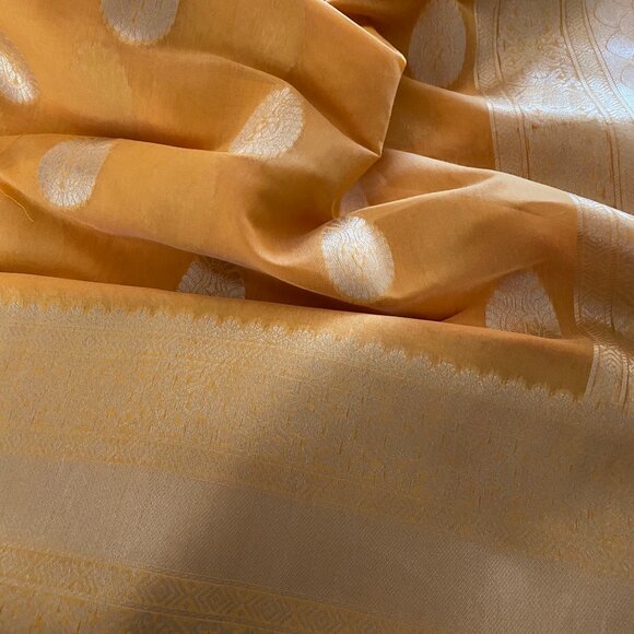 Soft Banarasi Saree in Pastel yellow with Rich Zari Border & Pallu Boutique - Picture 8 of 15